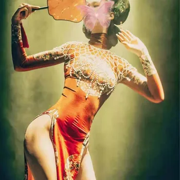 Nightclub Kínai stílusú retro cheongsam mutatják, gogo tánc csapat, bár jelmez