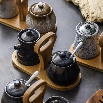 A japán Kerámia Fűszerezés Pot Két darabos Készlet szójaszósz Pot Ecetes Üveg Egyszerű Konyhai felszerelések Fűszerkeverék Olaj Só Egyetlen Doboz
